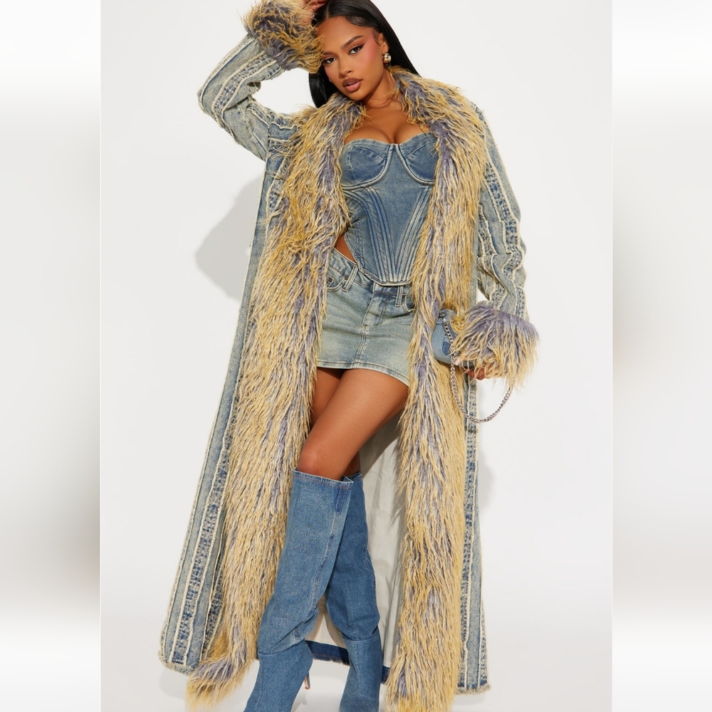 Stylish Denim and Faux Fur Women's Jeans